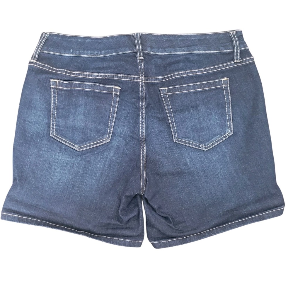 Torrid Denim Shorts Womens Size 10 Blue Stretch Mid Rise Jean Shorts - Picture 2 of 10